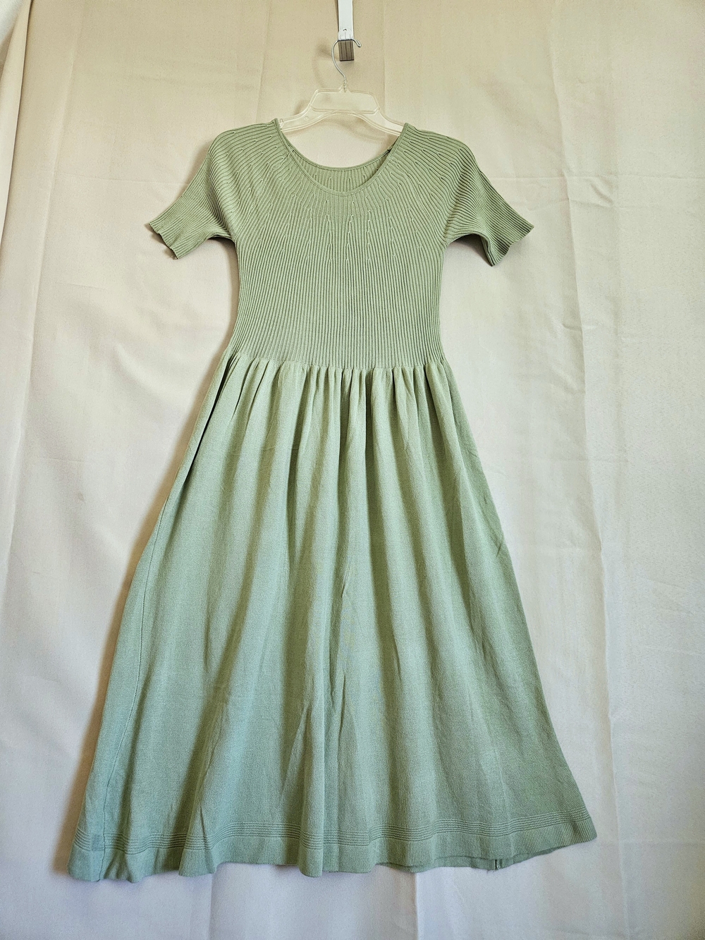 Short Sleeve Ribbed Midi Dress in Sage Green